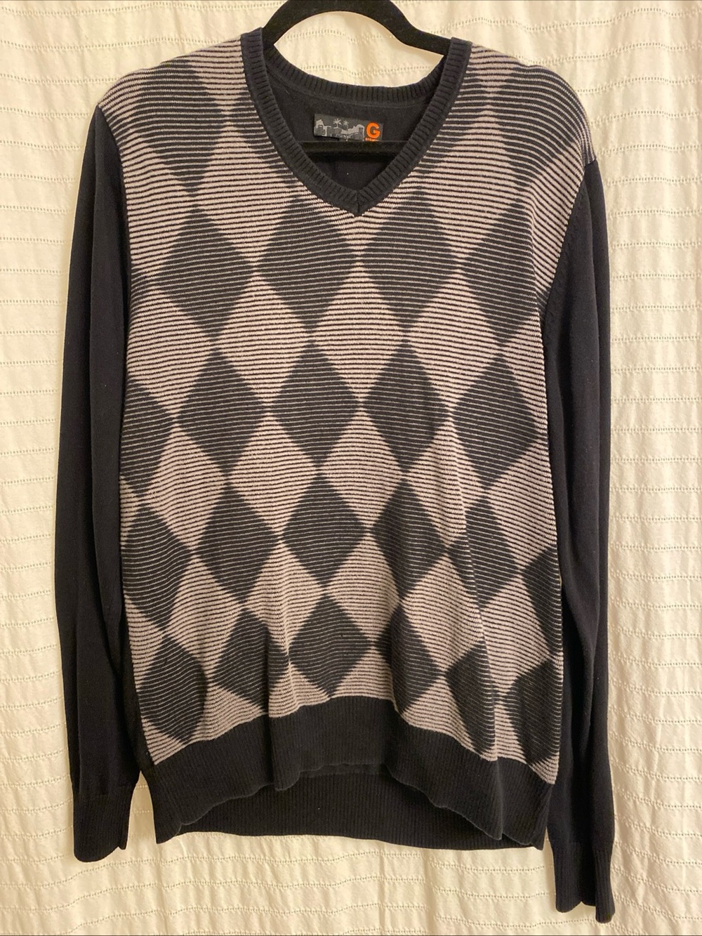 G By Guess Men’s Large Sweater Black Grey Argyle